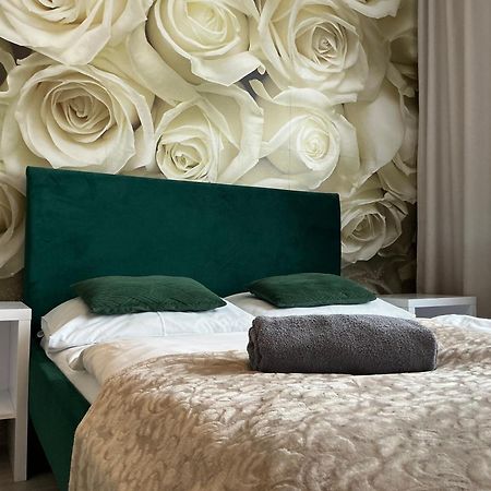 Hostel Przed Switem Гожов Велкополски Екстериор снимка