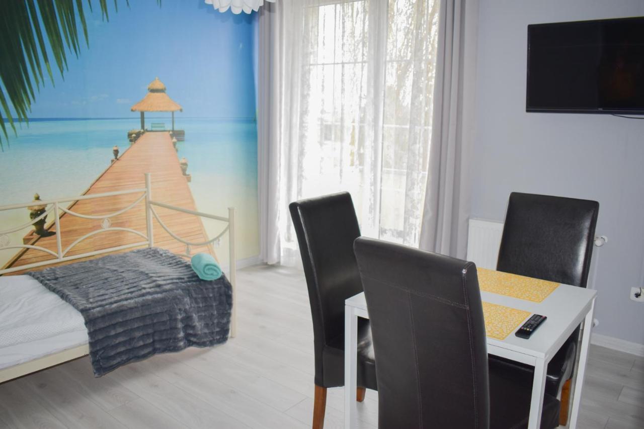 Hostel Przed Switem Гожов Велкополски Екстериор снимка